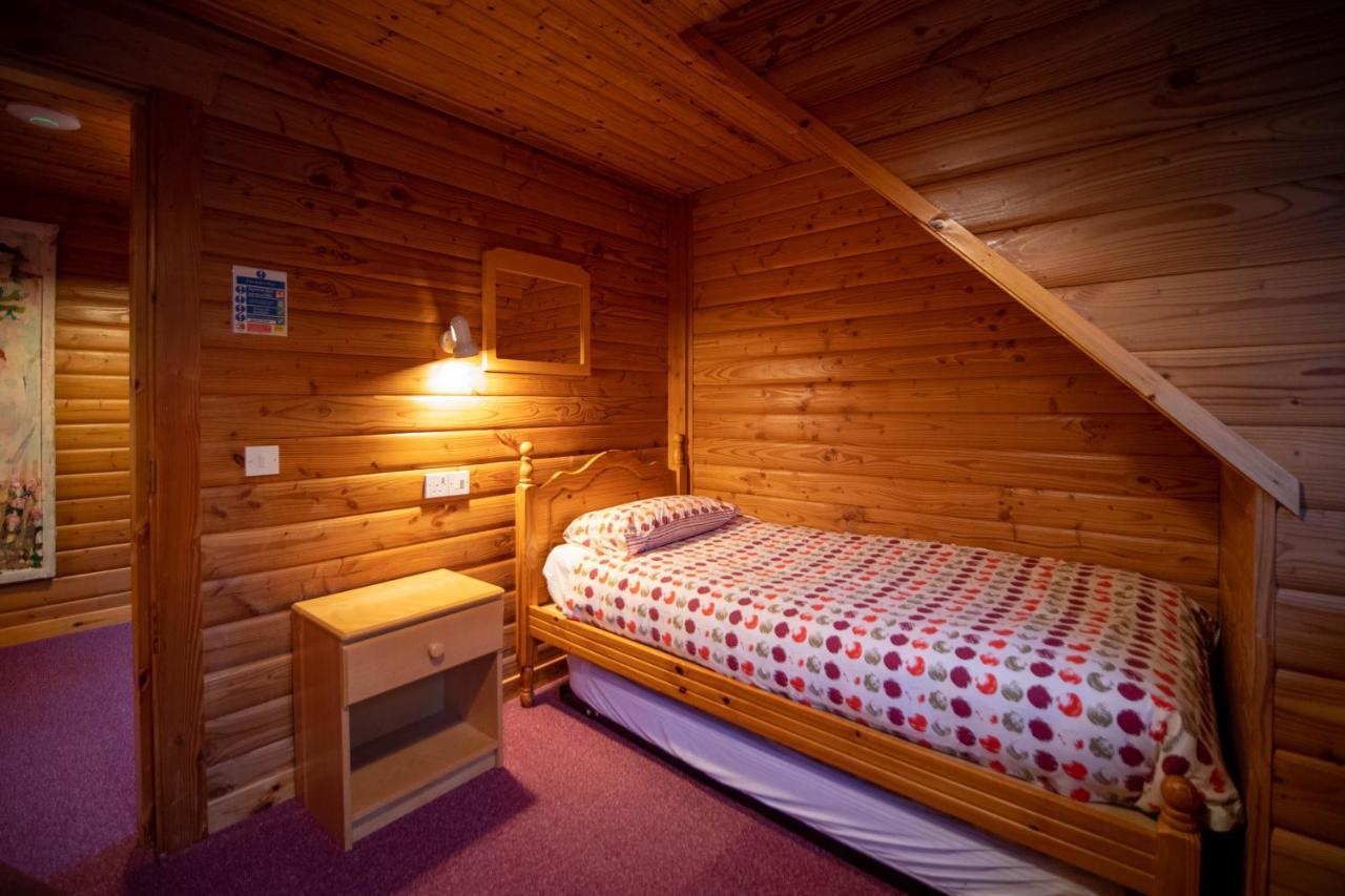 Badaguish Forest Lodges And Camping Pods Aviemore Exterior photo